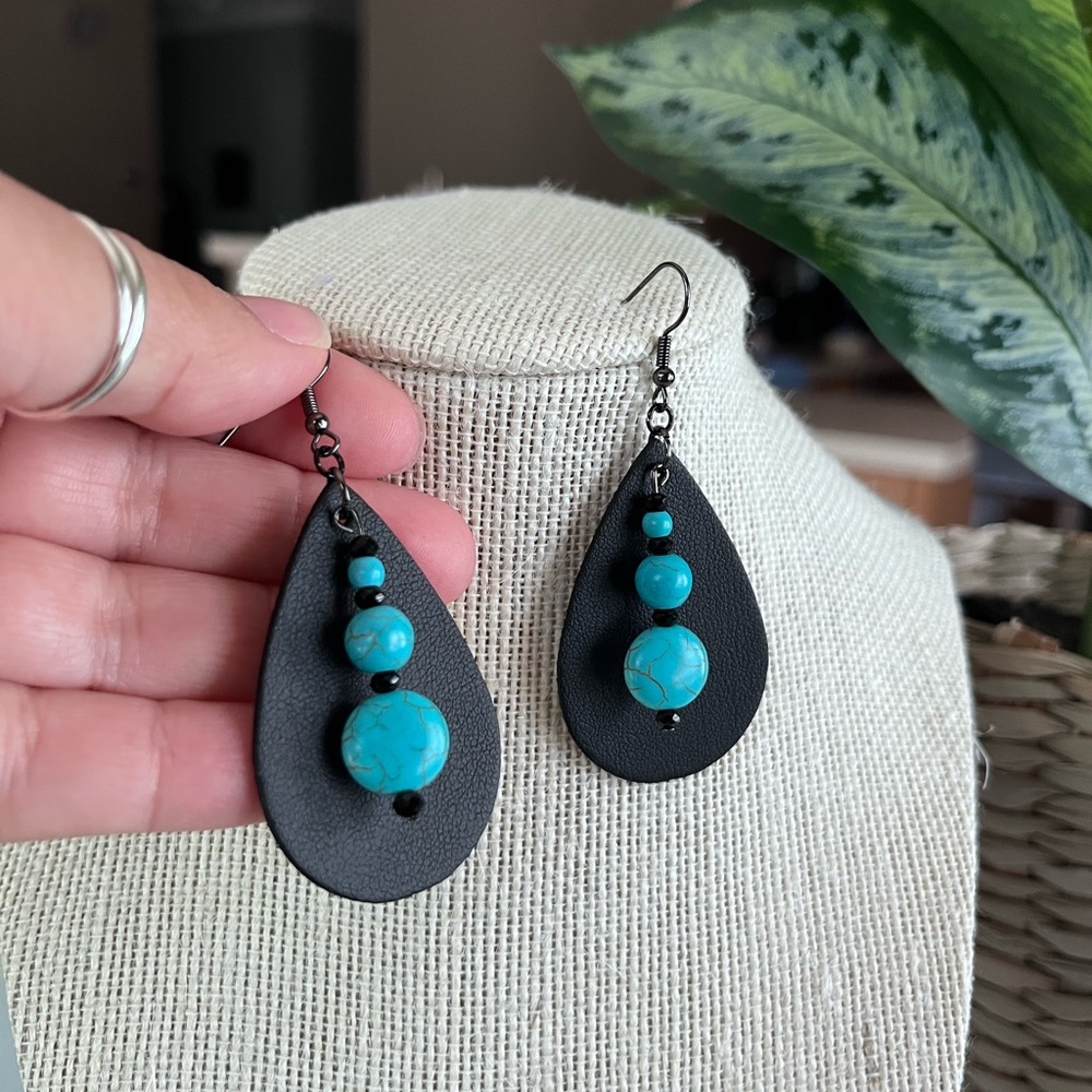 🖤💙Handmade Earrings 💙🖤 - Picture 2 of 12